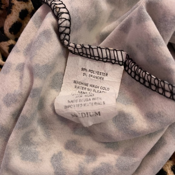 Super Soft Cheetah/Leopard Turtleneck - Medium - Picture 4 of 5